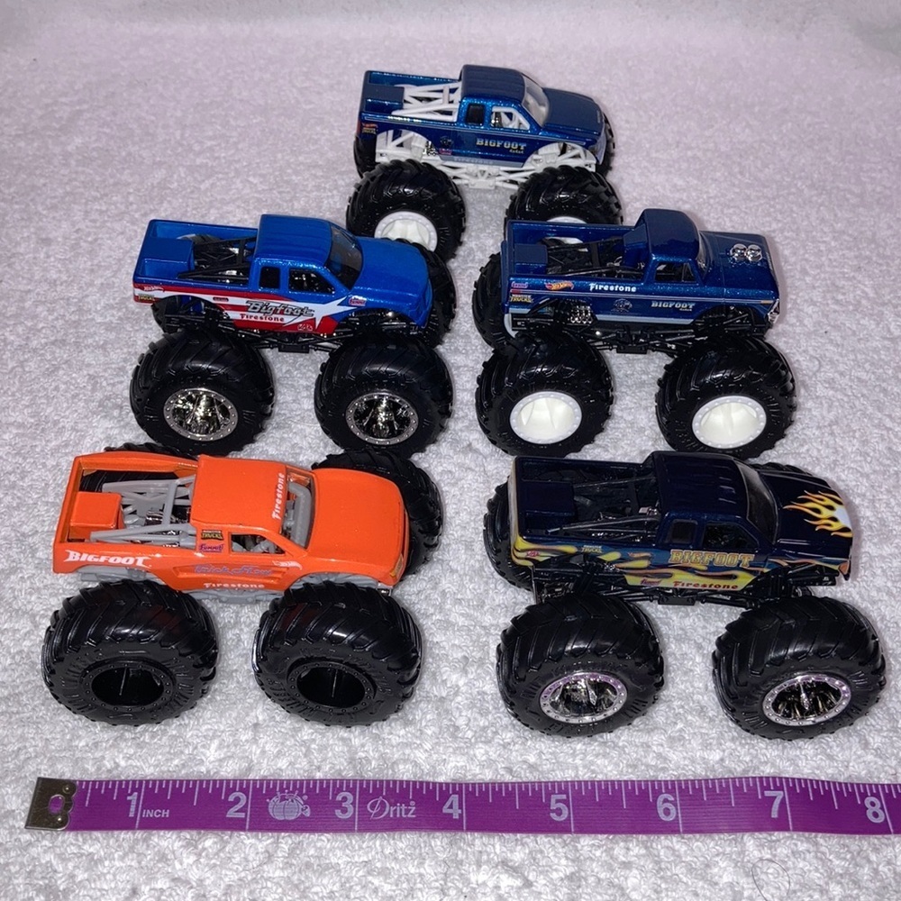 Hotwheels monster trucks Bigfoot lot of 5